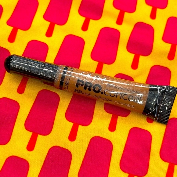 Brand New Revolution Loose Setting Powder, Cut Crease Canvas & LA Girl Concealer - Picture 13 of 15